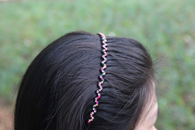 Yeshan Rhinestone and Crystal Headbands For Women with Teeth Comb, Non-slip Hard Plastic Headbands In Wave shape,Pack of 4 - Image 4